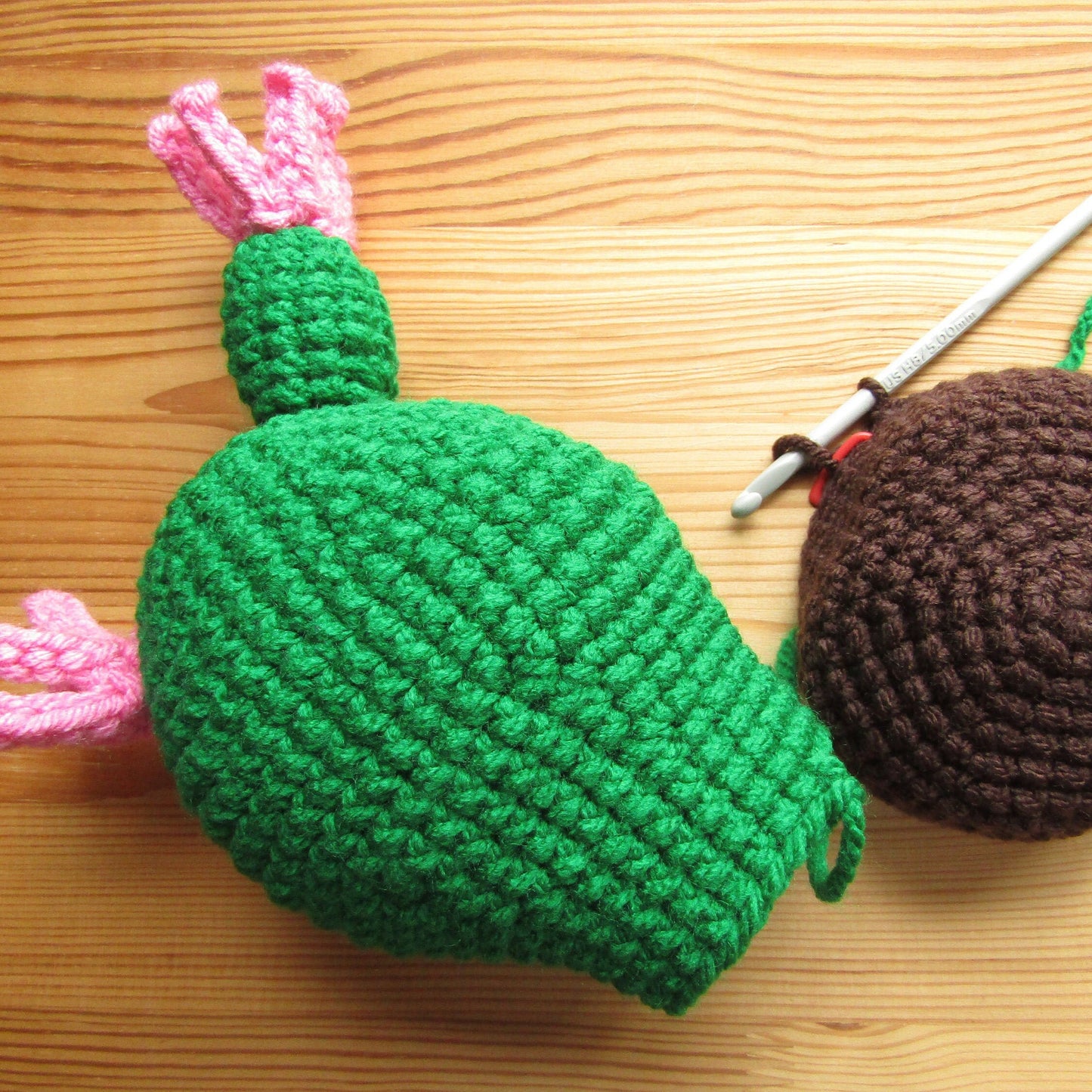 Crochet kit: Amigurumi Cactus with pot