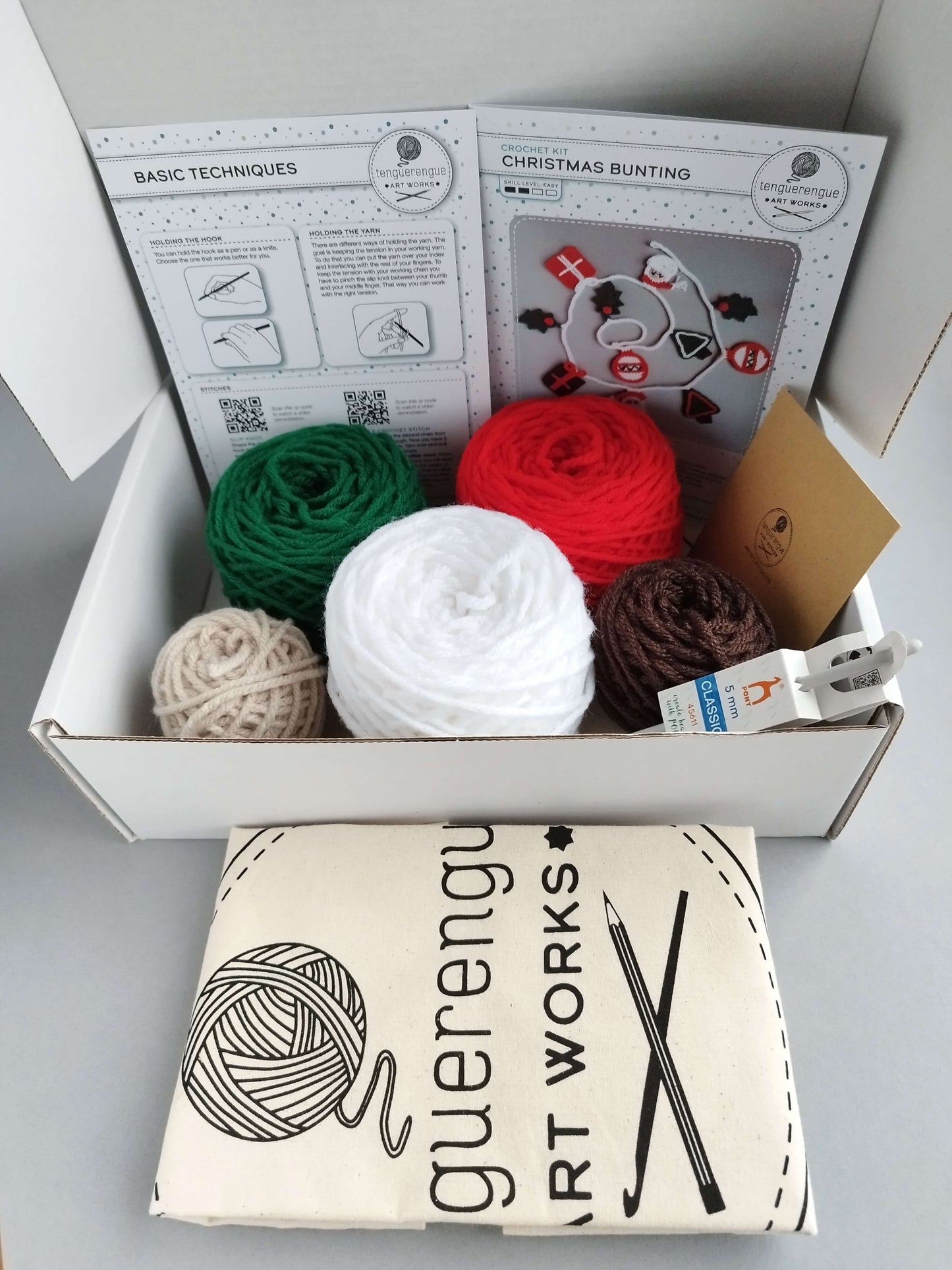 Crochet kit: Christmas bunting